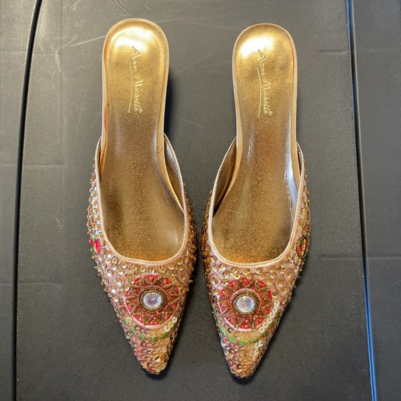 Anne Michelle Shoes - Anne Michelle Sequined Pointed Toe Kitten Heel S 7